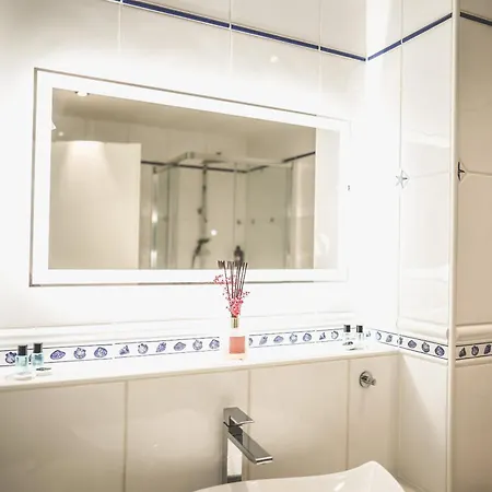 Design Trifft Komfort Stilvolles Premium Nahe St Leon Rot